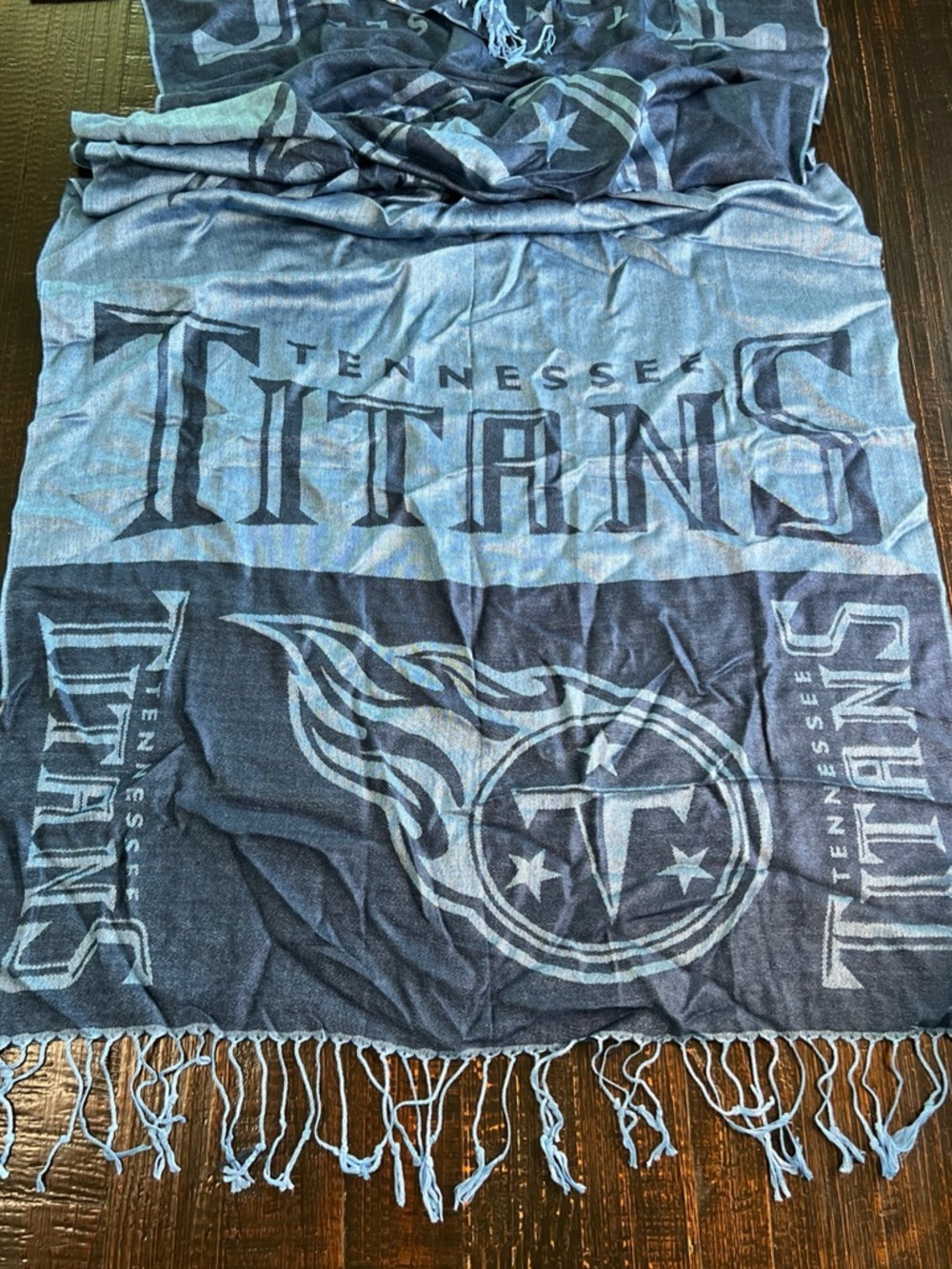 Tennessee Titans NFL Licensed Forever Collectibles Scarf Team Colors Women’s